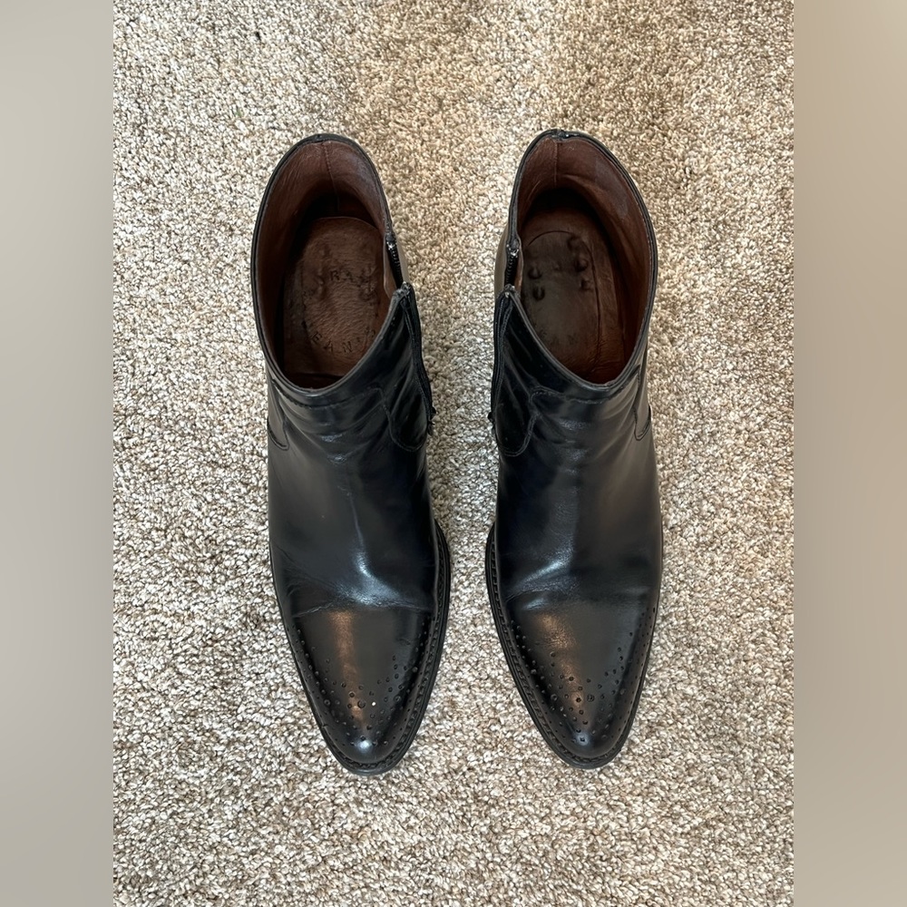 Muratti Jean’s black leather embellished boots